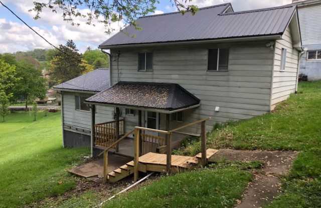 602 1/2 Locust Avenue - 602 Locust Avenue, Washington County, PA 15301