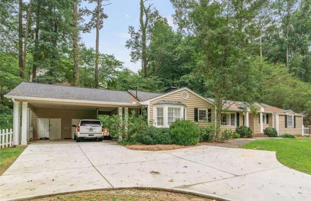 2986 Mornington Drive NW Gallery 3