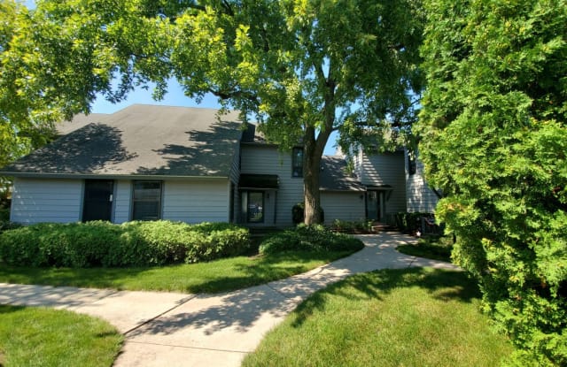 746 Chandler Road - 746 Chandler Road, Gurnee, IL 60031