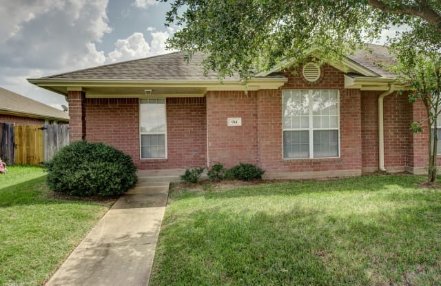 914 Willow Pond St - 914 Willow Pond St, College Station, TX 77845