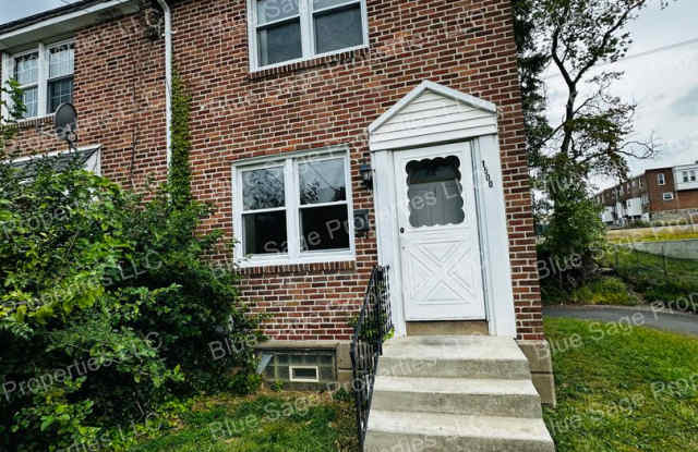 Beautiful 3 Bedroom, 1.5 Bath in Folcroft - 1500 Llanwellyn Avenue, Folcroft, PA 19032