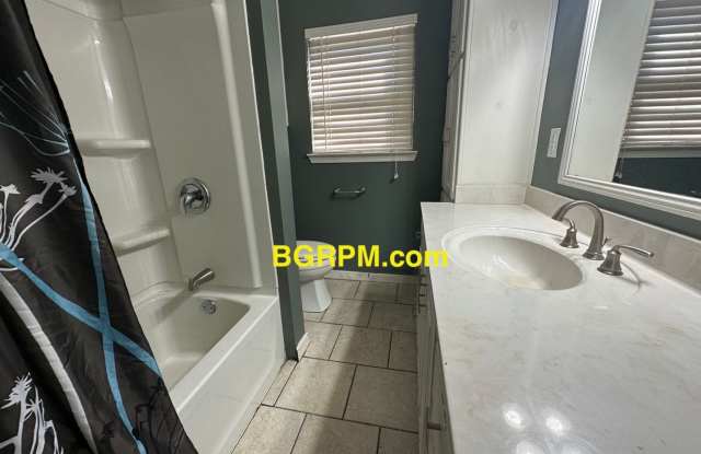 3 Bedroom, 1 Bath, Jacksonville Home Gallery 3