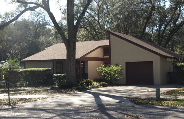 9615 HIDDEN OAKS CIRCLE - 9615 Hidden Oak Circle, Tampa, FL 33612