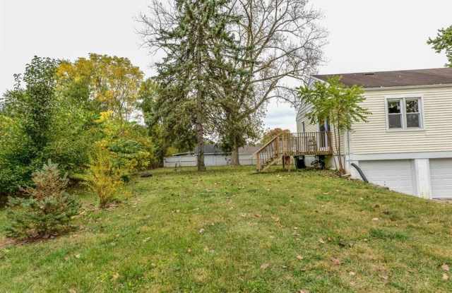 7670 Pippin Road Apt. 1 (back) Gallery 4