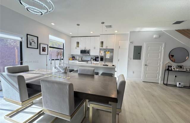 10413 NW 82nd St photos photos