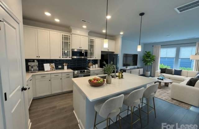 335 Ladybird Lane photos photos