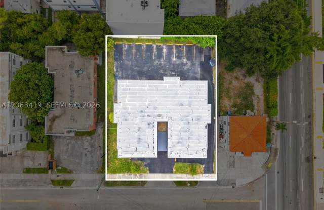 635 SW 7th Ct Gallery 2