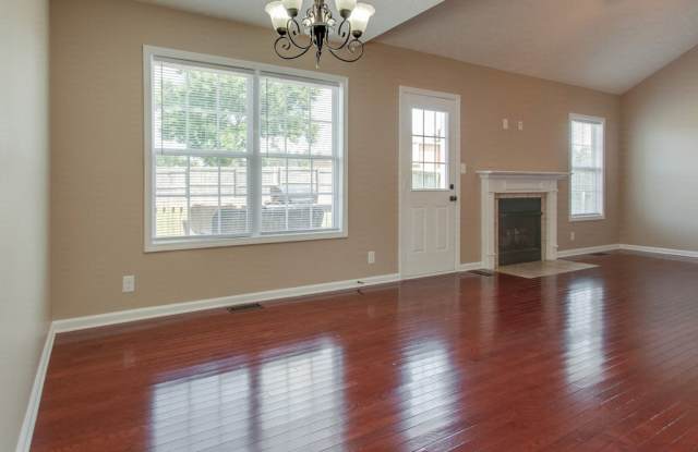 1351 Whitt Ln - Two Weeks Free w/ Same Day Move In Gallery 3