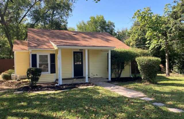 1009 E Sherman Drive - 1009 East Sherman Drive, Denton, TX 76209