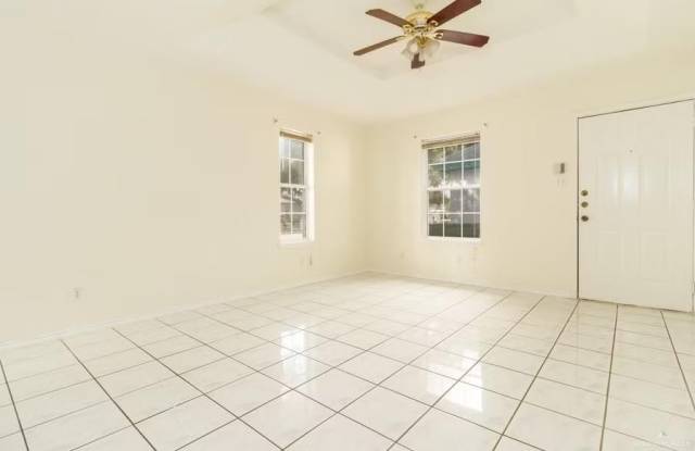1106 Lexington Circle Gallery 2