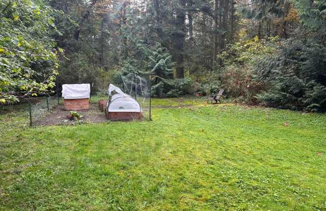 Samish Island One Bedroom Cabin Gallery 3