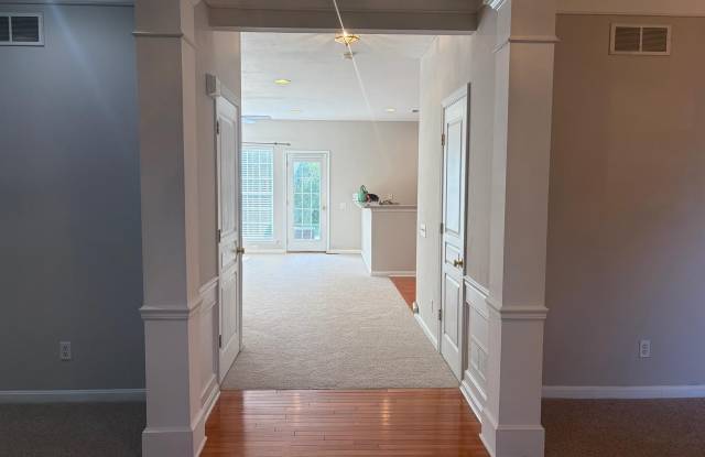 1108 HARDING Circle Gallery 4