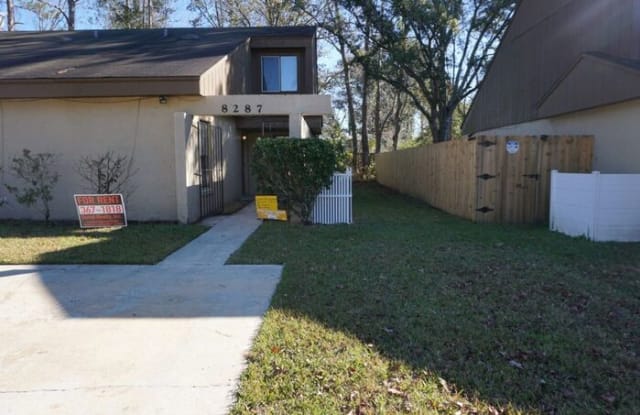 8287 Pineverde Lane - 8287 Pineverde Lane, Jacksonville, FL 32244