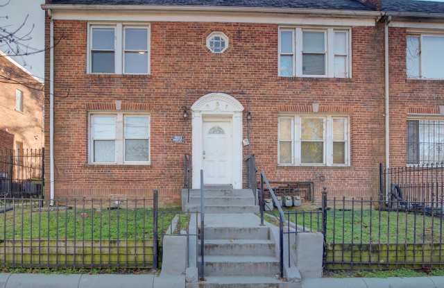 351 PARKLAND PLACE SE photos photos