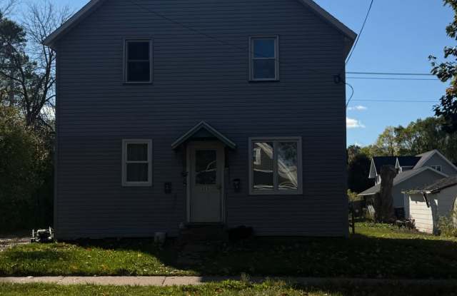 323 14th Avenue W - Upper Gallery 1