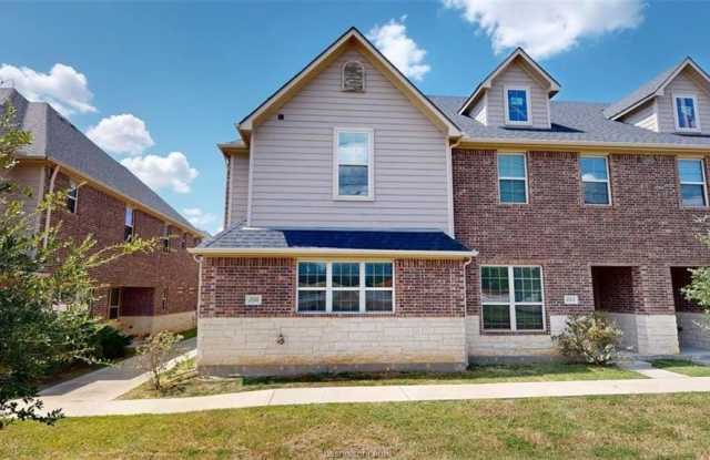 2011 Harvey Mitchell Parkway S photos photos