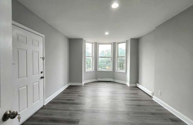 367 Morris Ave Gallery 1
