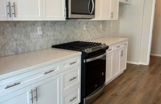 Newer townhome in Temecula, 4 Bedrooms, Highly upgraded - Executive living Gallery 4