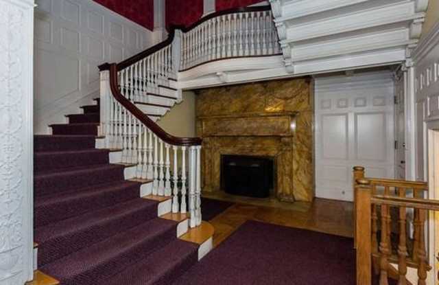 350 Beacon St Gallery 4