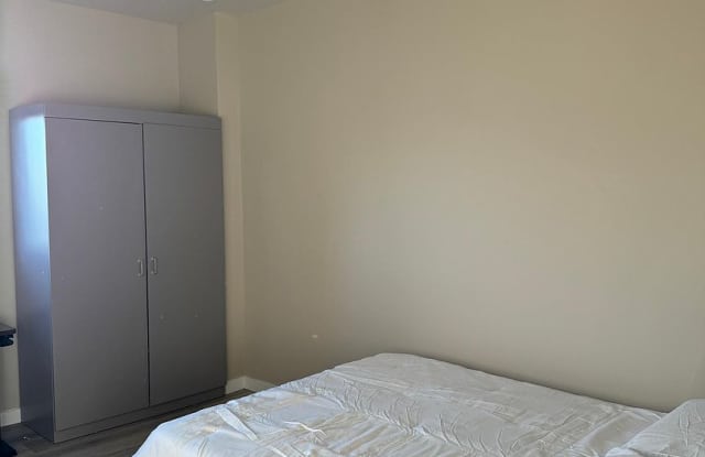 1638 West 35th Place Gallery 2