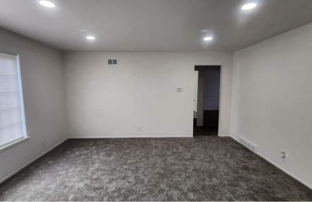 25341 Shiawassee Circle Gallery 3