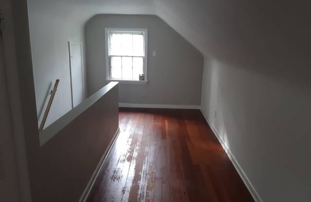 Charming 3 bed with loft! photos photos