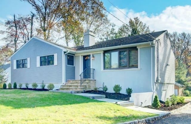 16 Amelia St - 16 Amelia Street, North Caldwell, NJ 07006