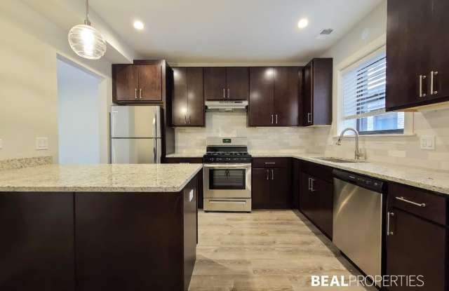 916 Crain St photos photos