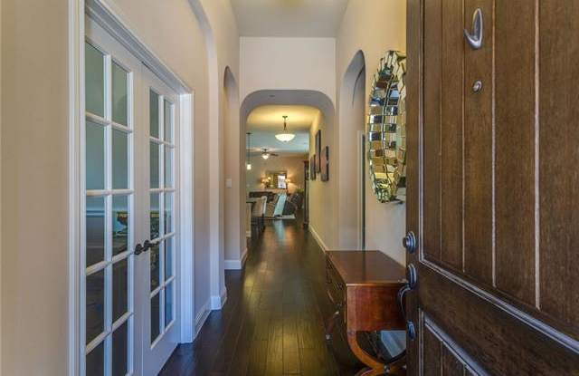 5221 Sutton Circle Gallery 3