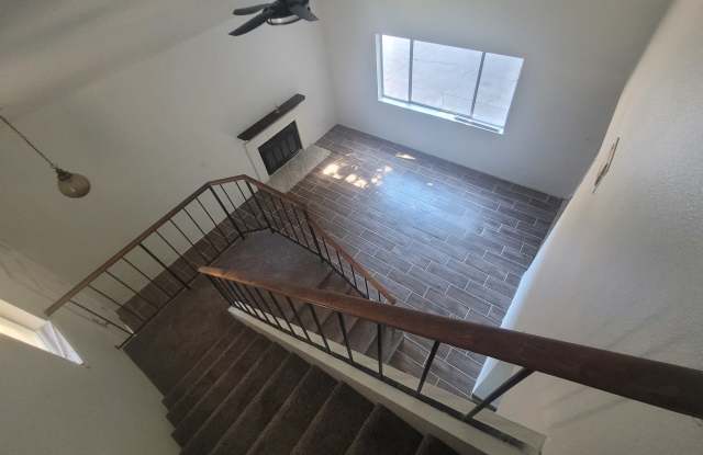 5727 Lorraine Ave Gallery 3