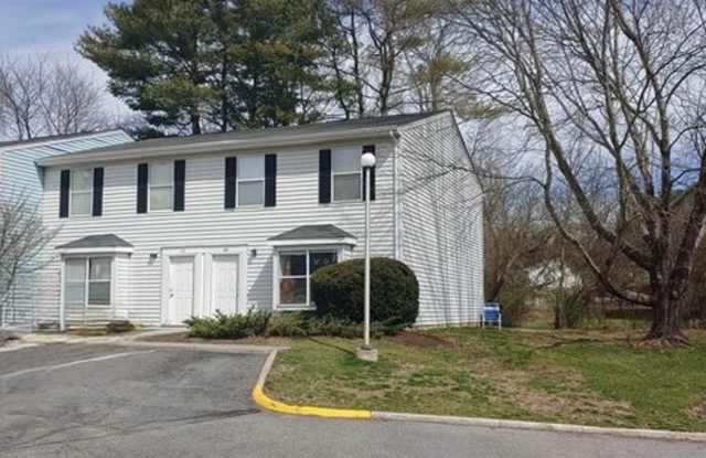 Blacksburg, 4 BR / 2.5 BA Townhouse, Available August - 153 Clover Valley Circle, Blacksburg, VA 24060