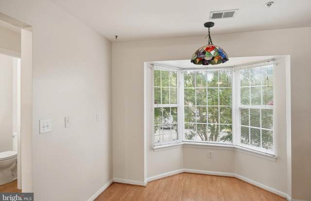 1125 SIMSBURY Court Gallery 3