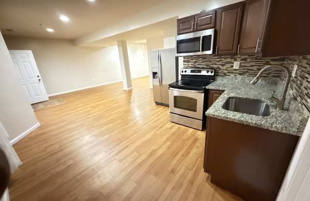 1501 Fallsgrove Lane photos photos