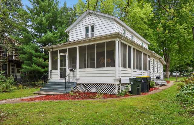 Newly Remodeled 3-Bedroom Near UI Campus & Downtown | Screened-In Porch & Modern Kitchen Gallery 1