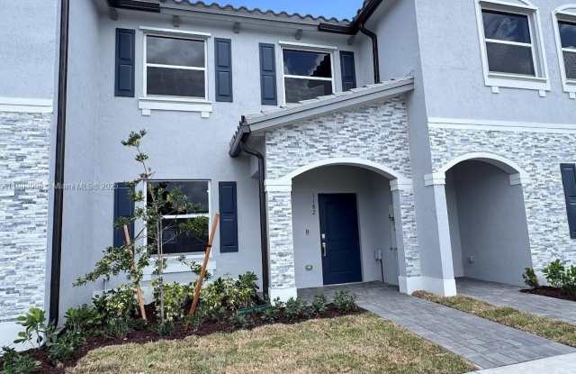 1182 SE Palm Terrace photos photos