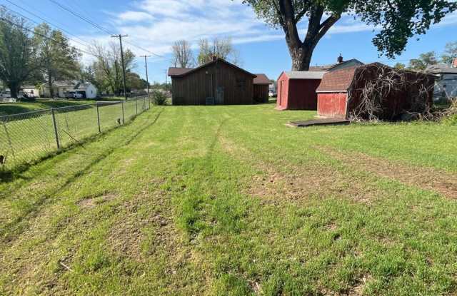 230 E Hickory Gallery 4