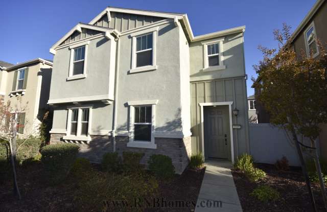 1049 Dennington Place Gallery 1