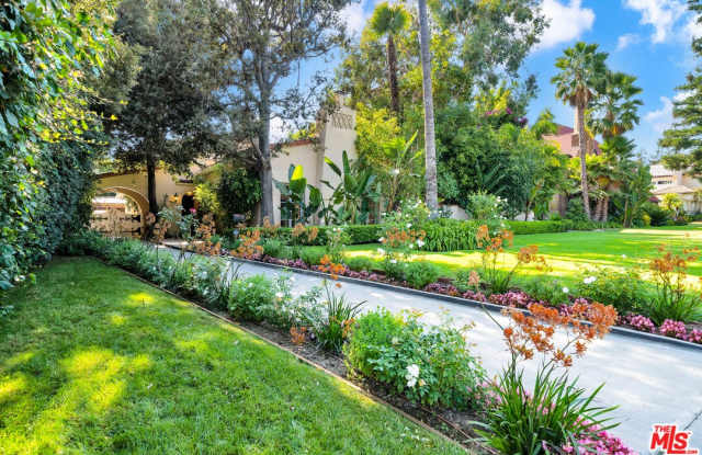 803 N Bedford Dr - 803 North Bedford Drive, Beverly Hills, CA 90210