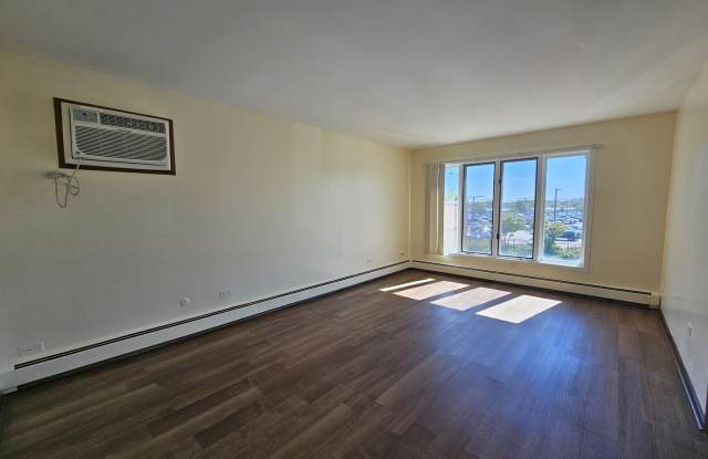 5968 S Archer Avenue Gallery 1
