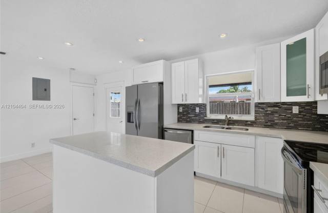 6040 NE 6th Avenue, Oakland Park, FL 33334 - 1926 Gallery 4