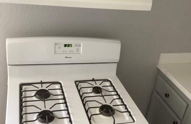 2 Bedroom, 1 Bath Upstairs Unit in Richmond – Available Now! Gallery 4