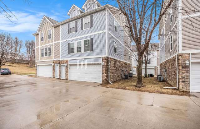 Townhouse - 14668 Sahler Court, Douglas County, NE 68116 Townhouse - 14668 Sahler Court, Douglas County, NE 68116