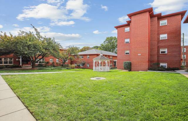 2030 N Woodrow St Apt 6 Gallery 2