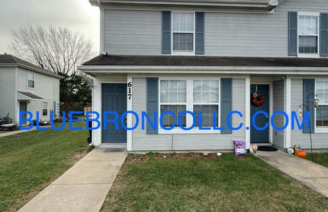 Lovely 2 bedroom townhome in Peculiar - 617 Willow Lane, Peculiar, MO 64078