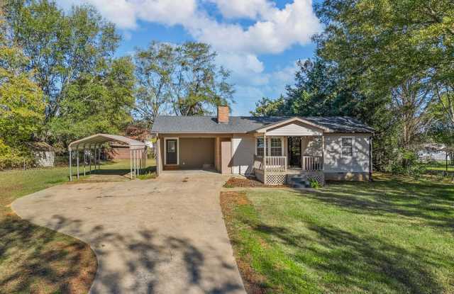 2-Bedroom Furnished Home with Large Lot in Inman photos photos