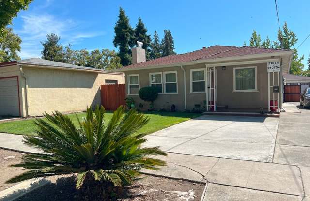 Beautiful 4bd/2ba in desireable neighborhood close to downtown! photos photos
