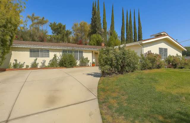 5716 Comanche Ave photos photos