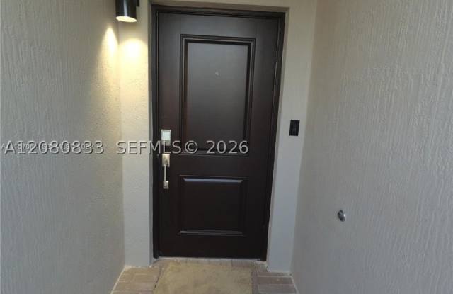 312 NE 208th Ter Gallery 2