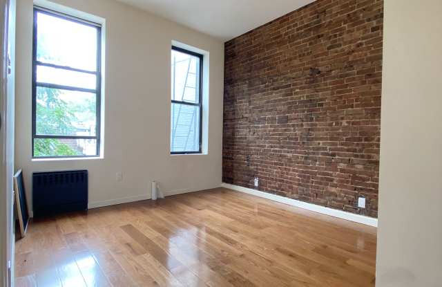 513  Grand Street Gallery 4