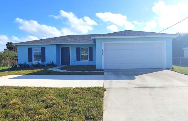 682 SW PAAR Drive Gallery 1